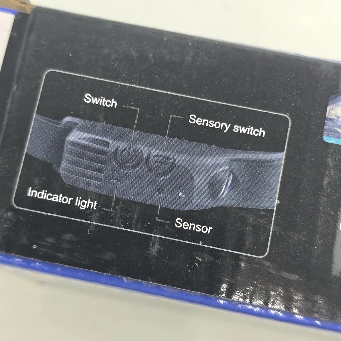 Linterna de cabeza recargable con sensor y baterías - imagen 3