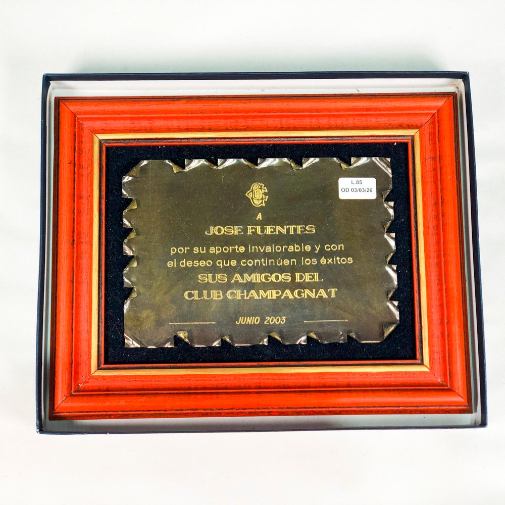 Lote anterior: Placa de Reconocimiento del Ex Presidente José Fuentes