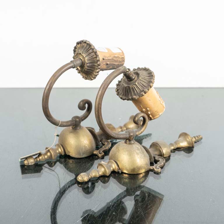 Par de Apliques Holandeses de Bronce Estilo Clásico