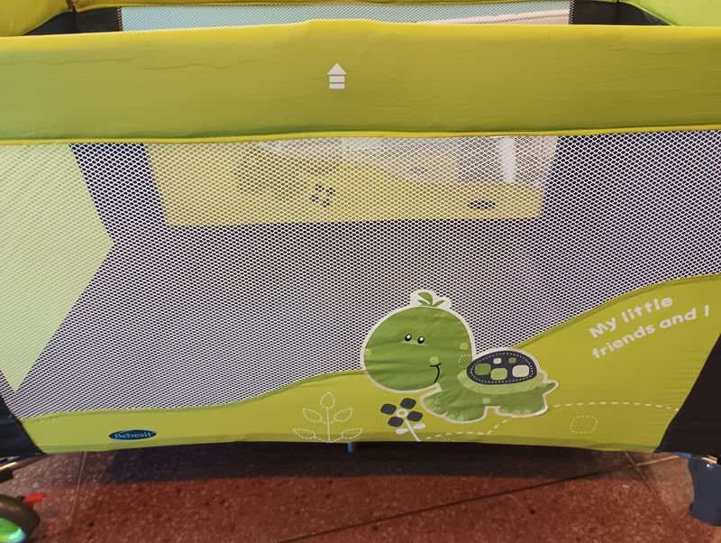 Lote siguiente: Practicuna Bebesit con colchon para bebés