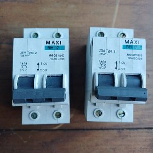Lote de 6 Llaves Termomagnéticas Bipolares Maxi BH 17 - imagen 4