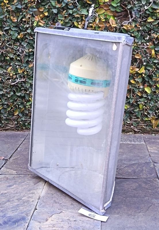 Reflector Rectangular para Exteriores con Bombilla Espiral