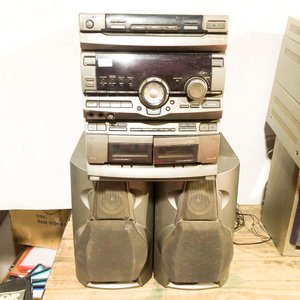 Equipo de música Sony con dos parlantes - imagen 2