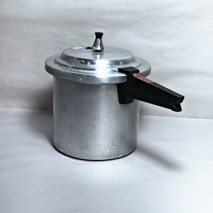 Lote anterior: Olla a Presión Panex Matic de Aluminio con Mango de Baquelita Negra