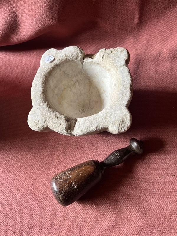 Antiguo Mortero de Marmol con Mano de Madera - Pieza Única y Artística - imagen 2