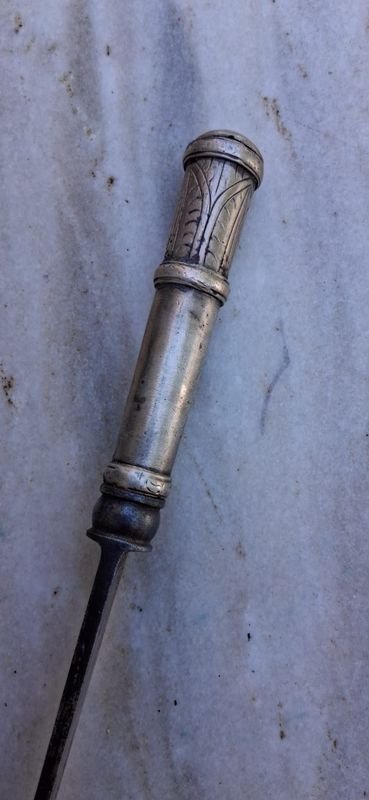 Cuchillo Alemán Herder con 2 Llaves y Hoja de Metal Blanco - imagen 3