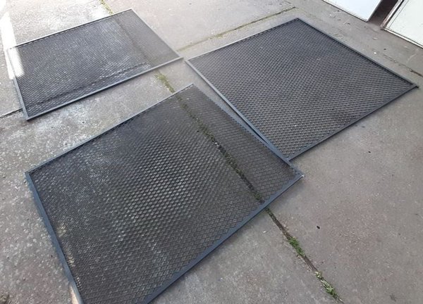 Lote de 3 Rejas de Ventana Metálicas Desplegadas - imagen 1