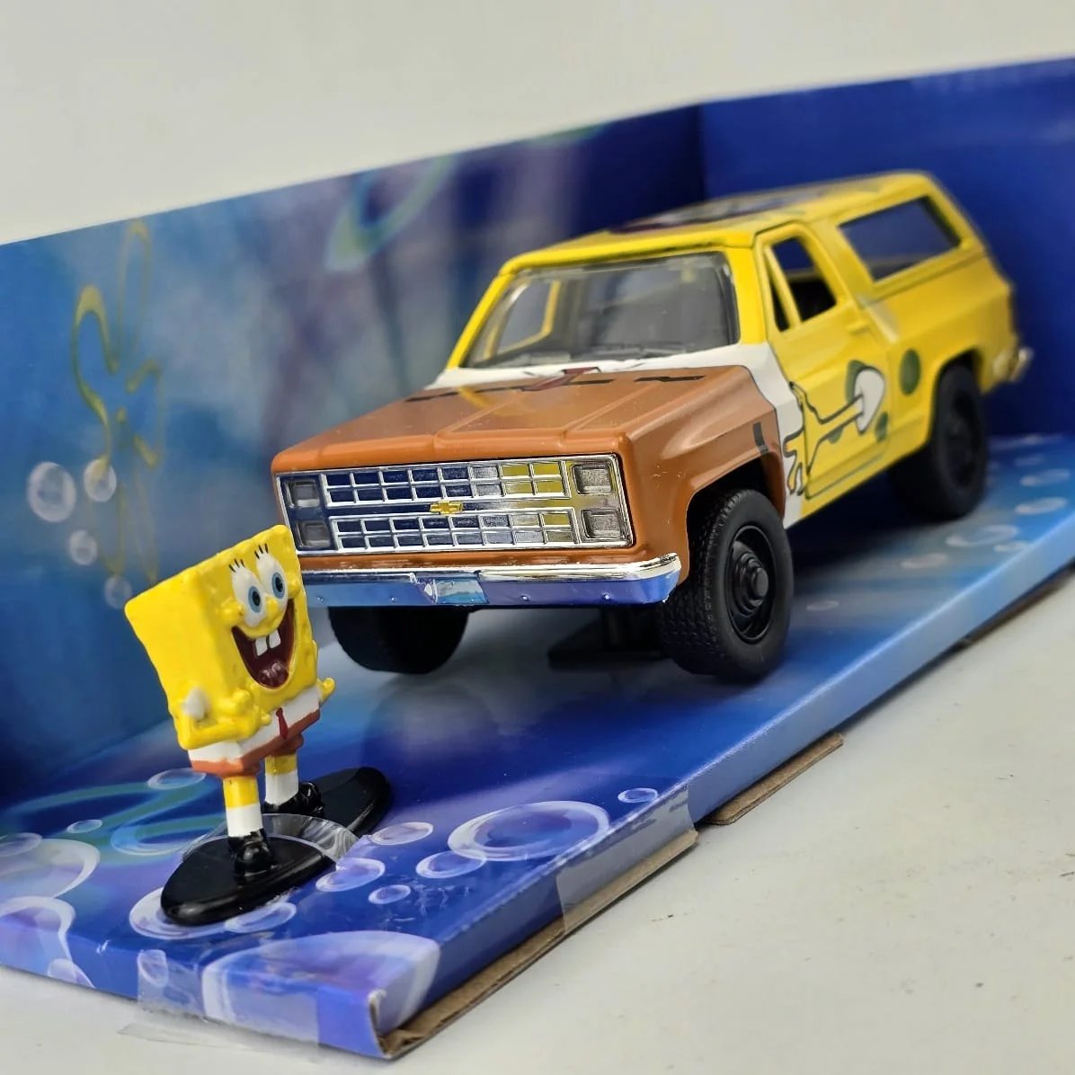 Juguetes de SpongeBob y Chevrolet Blazer - imagen 5