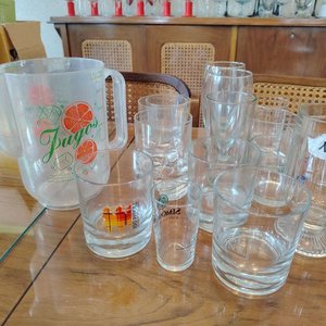 Jarra de Jugos y Conjunto de Vasos y Copas de Vidrio - imagen 4