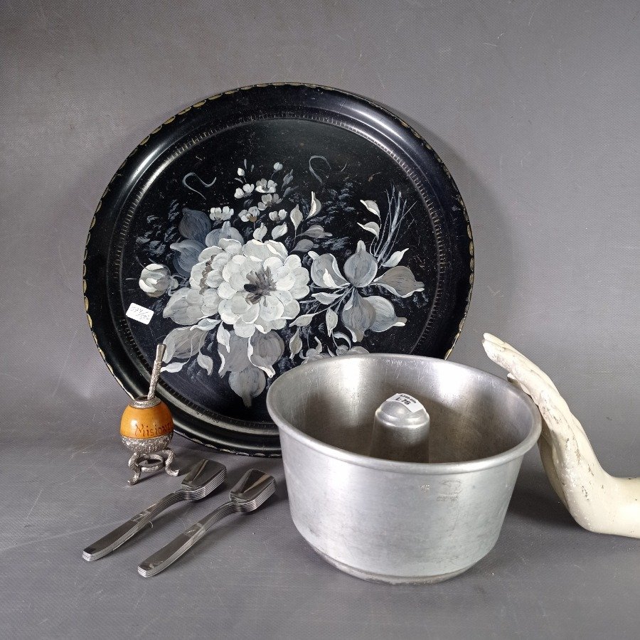 Conjunto de artículos de mesa y decoración - imagen 6