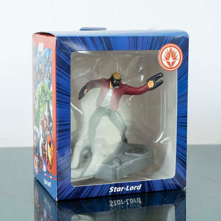 Lote siguiente: Muñeco de Marvel en su caja original