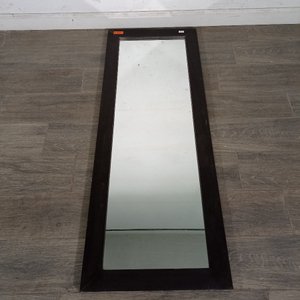 Lote siguiente: Espejo Marco Madera Oscura Medidas 44cm x 1,20m