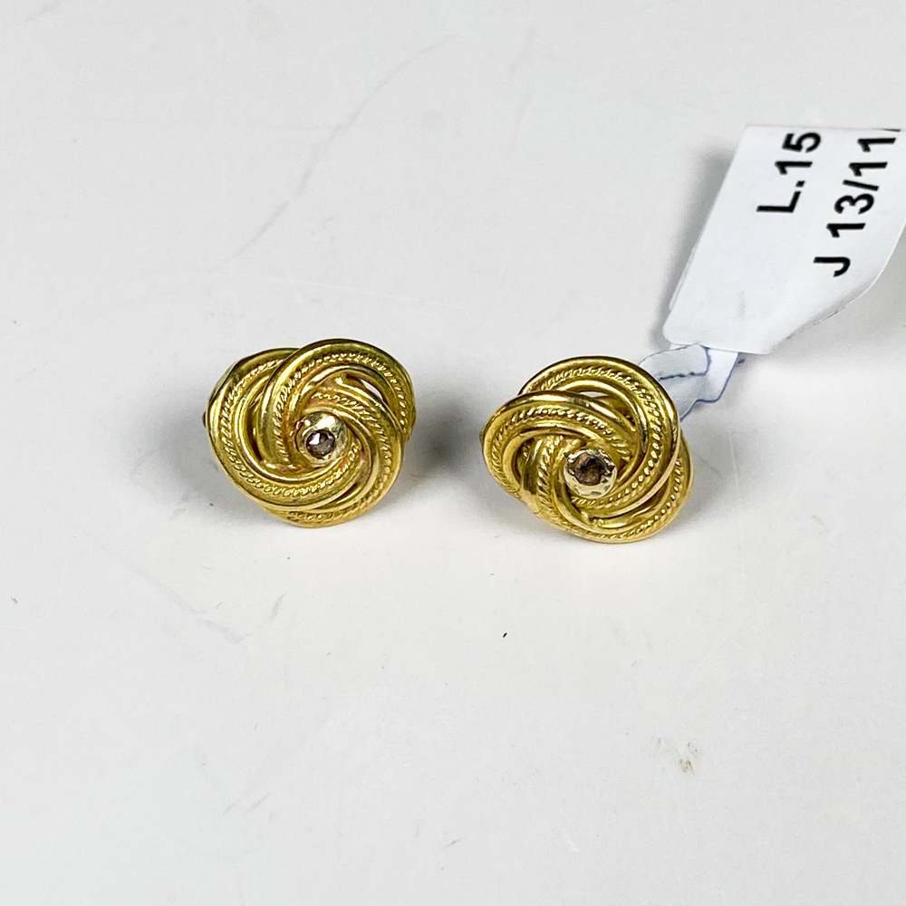 Par de caravanas de oro 18k, brillante y valioso