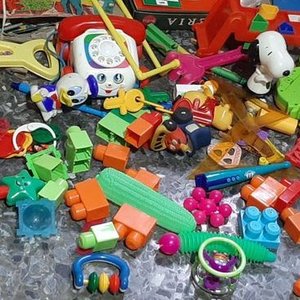 Lote de Juguetes y Juegos de Mesa Variados - imagen 3
