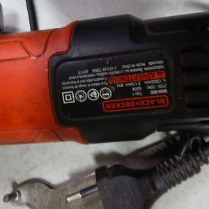Amoladora Black+Decker 650W Usada - imagen 4