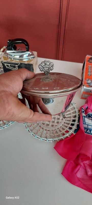 Jarritas, plancha y adornos varios para decoración - imagen 4