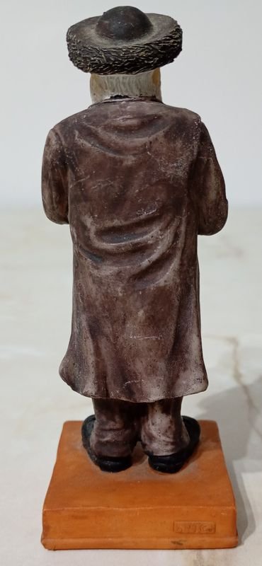 Figura de sazofonista tocando parado con leyenda 'JERUSALEM' - imagen 4