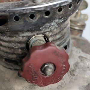 Farol Antiguo Grande de Metal con Detalles a la Vista - imagen 6