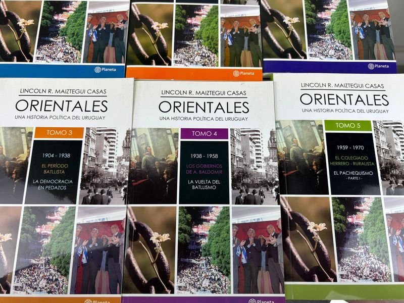 Colección de libros sobre historia y política del Uruguay - imagen 4