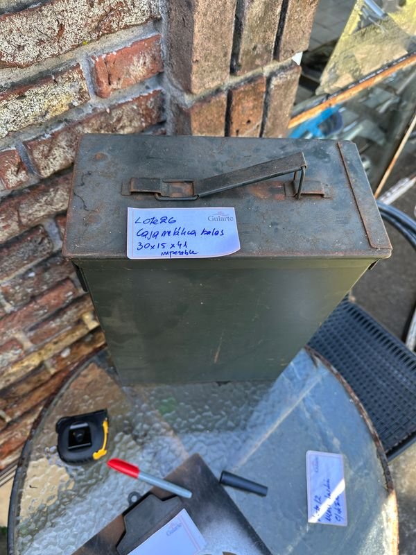 Caja para municiones metálicas en buen estado - imagen 2