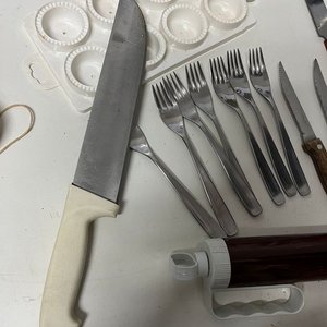 Lote de Utensilios de Cocina y Hogar: Termo, Mate, Cubiertos, Platos y Más - imagen 5