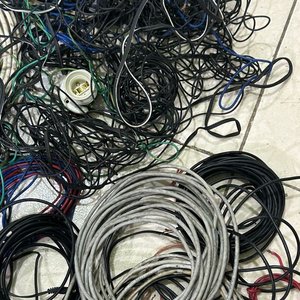 Lote de Cables Varios: Eléctricos, de Red y Adaptadores - imagen 4