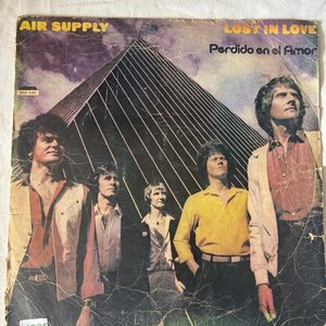 Lote siguiente: Disco de Vinilo Air Supply "Lost in Love" / Roger Williams "Te Recordaré"