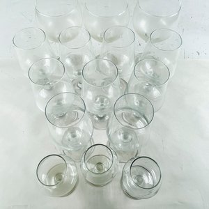 Lote de Quince Copas de Cristal Hialino Variadas - imagen 2