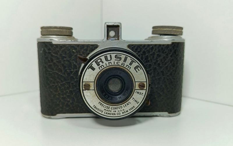 Lote siguiente: Cámara de fotos americana Trusite Minicam