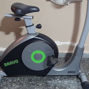 Bicicleta Ergométrica Elíptica Bravo Modelo 380E - imagen 3