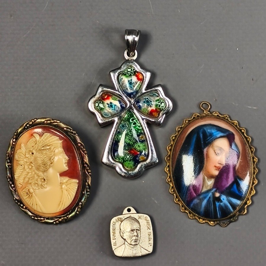 Item 16432 - Image 0