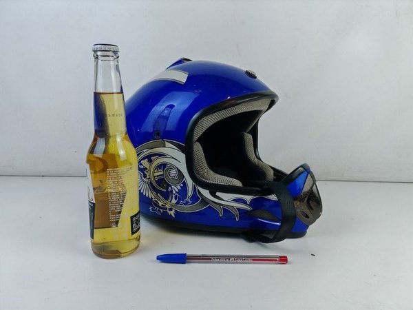 Casco de Motocicleta Seguro y Estilo - imagen 1