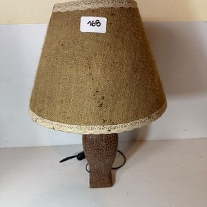 Lámpara de Mesa con Base de Cerámica y Pantalla de Arpillera - imagen 3