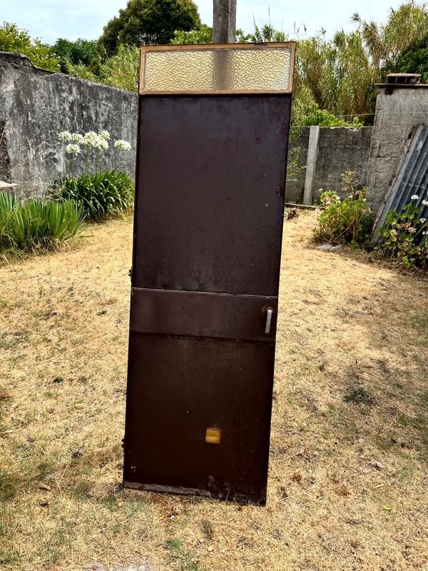 Puerta de Hierro con Marco Fijo y Vidrios - imagen 6
