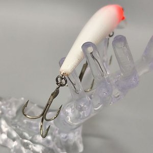 Señuelo de Pesca Artificial Tipo Minnow Rojo y Blanco con Babero y 3 Anzuelos - imagen 5
