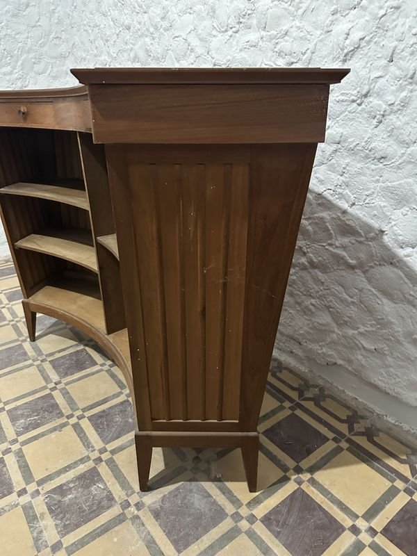 Barra de madera con butacas y estanterías - imagen 5