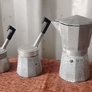 Lote siguiente: Juego de Cafeteras Moka Italianas de Aluminio con Filtros