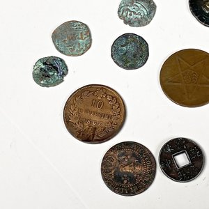 Lote de 20 Monedas Antiguas: Romanas, Japonesas y Europeas - imagen 3