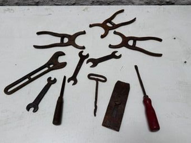 Lote anterior: Colección de herramientas manuales viejas