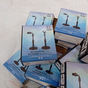 Dieciocho soportes regulables para celular. - imagen 3