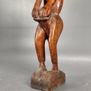 Lote de 3 Tallas de Madera con Figuras Humanas - imagen 10