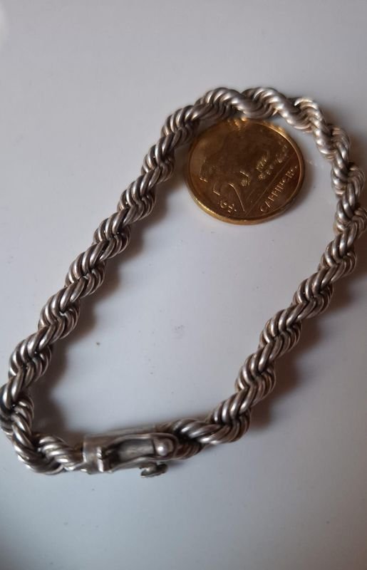 Lote anterior: Pulsera plata gruesa y pesada con cierre y seguro