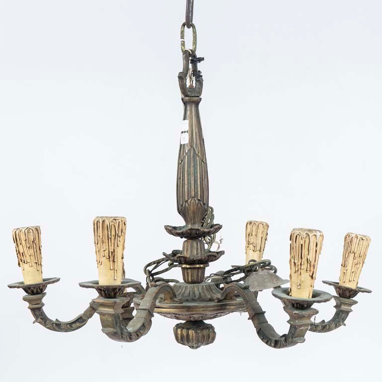 Lote anterior: Araña de 6 luces en bronce con detalles ornamentales