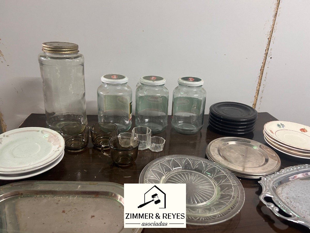 Lote de Frascos, Vasos y Platos
