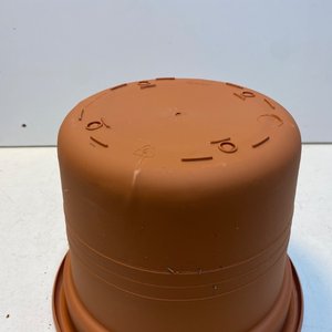 3 Macetas Plásticas Color Terracota Diámetro 21.5cm - imagen 6