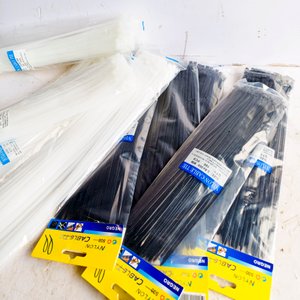 Lote siguiente: 10 Paquetes de 100 Precintos de Nylon Negro y Blanco 30x40 cm