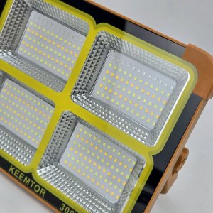 Foco de Trabajo LED Solar KEEMTOR 300W con Indicador de Carga - imagen 9