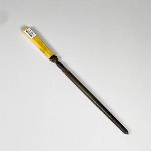 Lote siguiente: Chaira antigua cabo de marfilina 31 cm