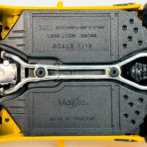 Maqueta de Auto Deportivo Chevrolet Corvette C5 (2001) Amarillo - Maisto - imagen 3