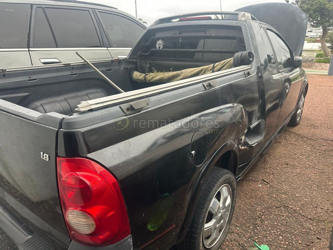 Chevrolet Montana 1.8 Pickup Negra
